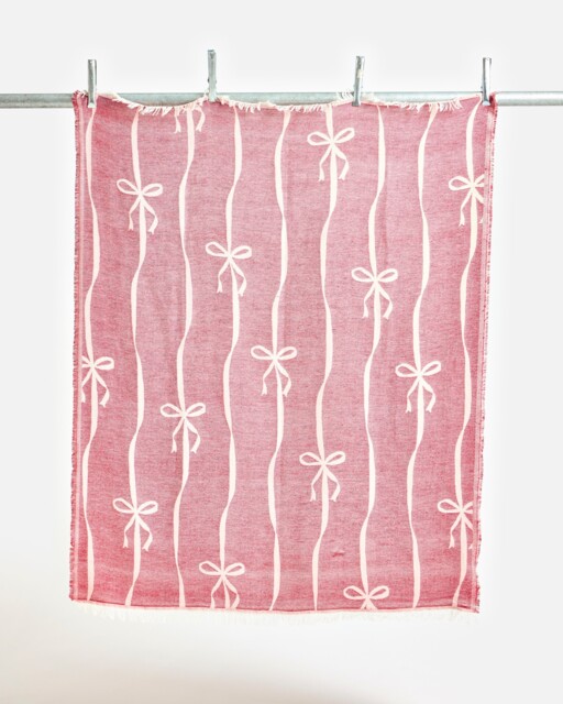 Pink & Burgundy Bows Reversible Jacquard Throw