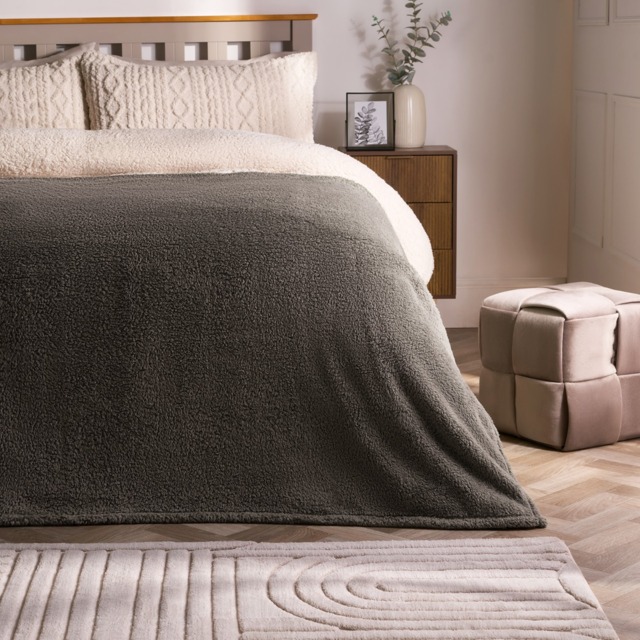 OHS Teddy Fleece Throw, Dark Grey - 150 x 200cm - image 1