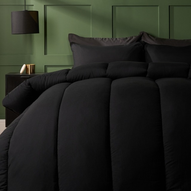 OHS Coverless 10.5 Tog Duvet Set, Black - Single - image 1