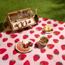 OHS Strawberry Print Fleece Throw - Pink - thumbnail 2