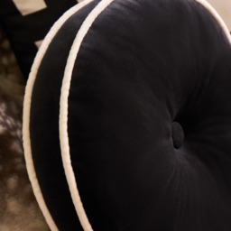 OHS Velvet Round Shaped Cushion, Black/Cream - thumbnail 2