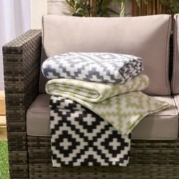 OHS Geometric Tile Print Fleece Throw - Monochrome - thumbnail 3