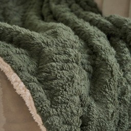 OHS Cable Knit Sherpa Throw, Woodland Green - 130 x 160cm - thumbnail 3