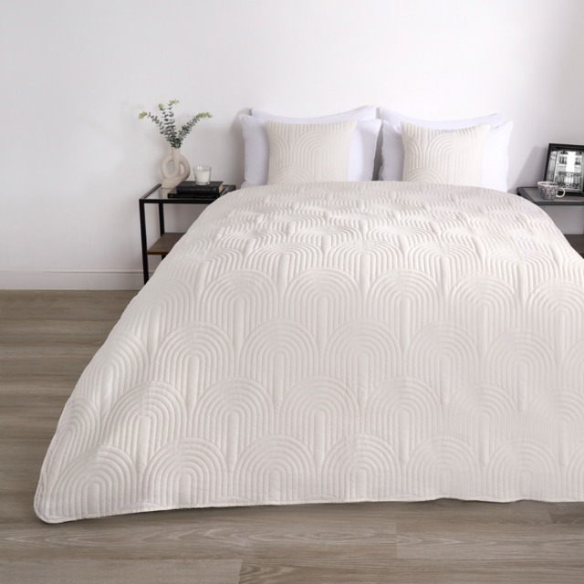 OHS Arches Quilted Throw, Cream - 200 x 240cmcm - image 1