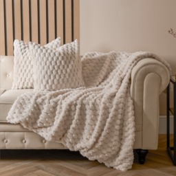 OHS Thick Faux Fur Waffle Throw, Cream - 160 x 200cm - thumbnail 2