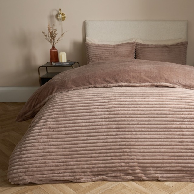 OHS Ribbed Faux Fur Duvet Set, Natural - Double - image 1