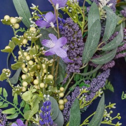 OHS Lush Lavender Wreath, Green/Purple - 50cm - thumbnail 3