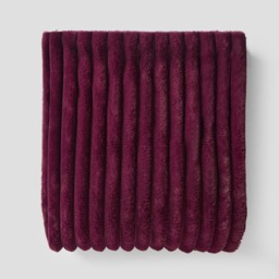 OHS Faux Fur Thick Ribbed Throw, Burgundy - 150 x 200cm - thumbnail 4