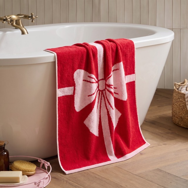 OHS 100% Cotton Elegant Bow Jacquard Bath Towel, Red - 1PC - image 1