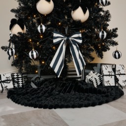 OHS Ribbed Faux Fur Christmas Tree Skirt - Black