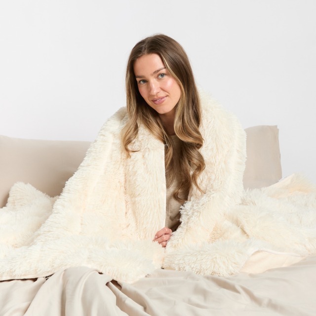OHS Fluffy Faux Fur Weighted Blanket, Cream - 6kg - image 1
