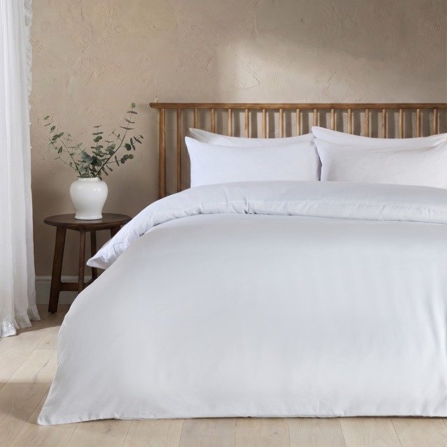 OHS Plain Duvet Double Cover with Pillowcases - White - image 1