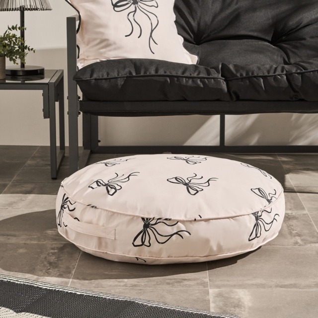 OHS Indoor/Outdoor Round Bows Print Filled Cushion - Monochrome - image 1