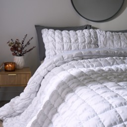OHS Quilted Seersucker Duvet Cover Set, White - King - thumbnail 2