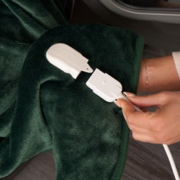 OHS Electric Heated Fleece Over Blanket - Forest Green - thumbnail 5