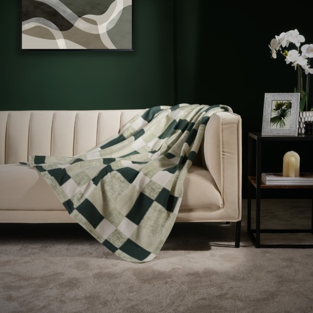 OHS Tartan Check Fleece Throw, Forest Green - 150 x 200cm - image 1