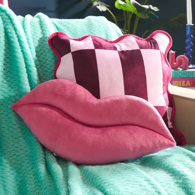 OHS Lips Shaped Cushion - Pink - image 1