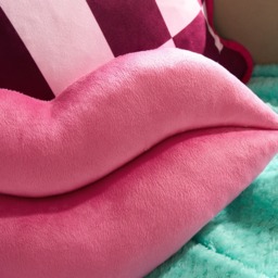 OHS Lips Shaped Cushion - Pink - thumbnail 2