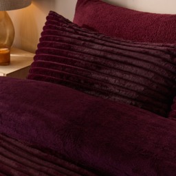 OHS Ribbed Faux Fur Duvet Cover Set, Burgundy - Superking - thumbnail 2