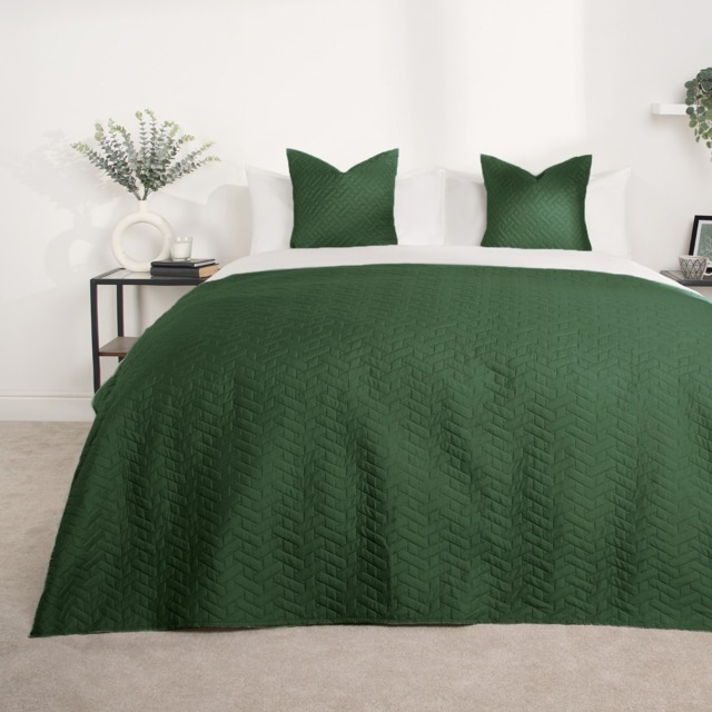 OHS Quilted Throw, Forest Green - 200 x 240cm - image 1