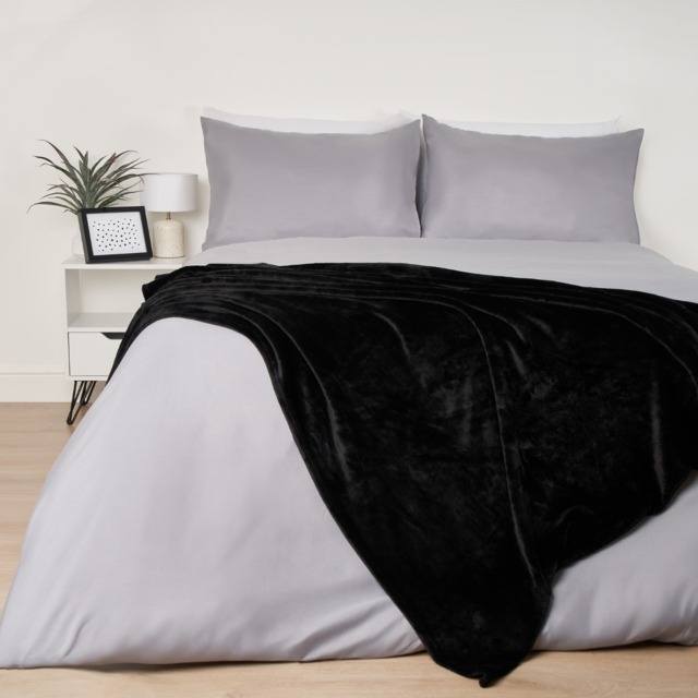 OHS Supersoft Throw, 120 X 150cm - Black - image 1