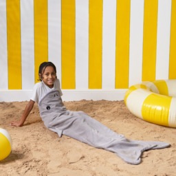 OHS Kids Shark Wearable Beach Towel - Grey - thumbnail 3