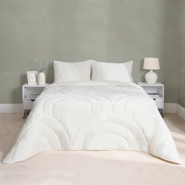 OHS Arches Quilted 7.5 Tog Duvet Set, Cream - Double - image 1