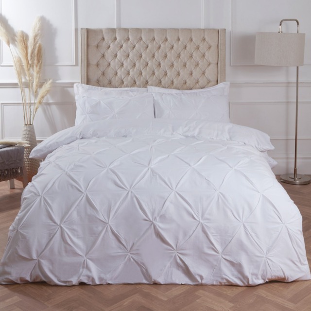 OHS Polycotton Diamond Pintuck Pinch Pleat Duvet Set, White - King - image 1