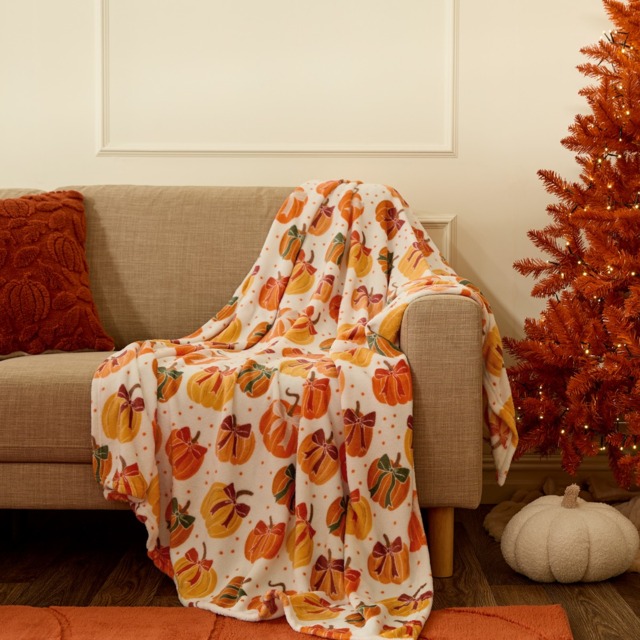OHS Ultra Soft Pumpkin Bow Print Throw - Cream - image 1