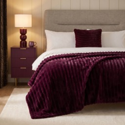 OHS Faux Fur Thick Ribbed Throw - Burgundy