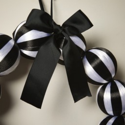 OHS Bauble Wreath - Monochrome - thumbnail 2