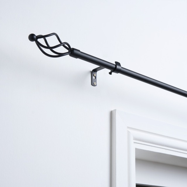 OHS 28mm Extendable Twist Curtain Pole, Black - 120-220cm - image 1