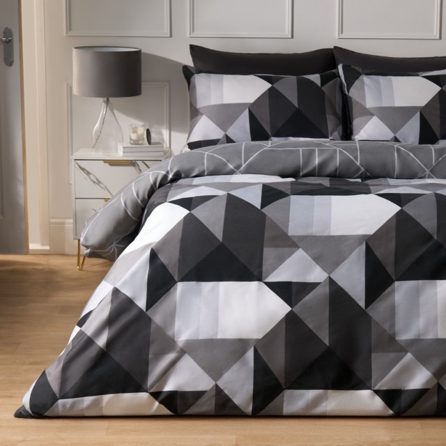 OHS Mason Retro Geometric Reversible Duvet Cover Set, Monochrome - Single - image 1