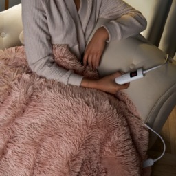 OHS Heated Fluffy Electric Blanket - Blush - thumbnail 4