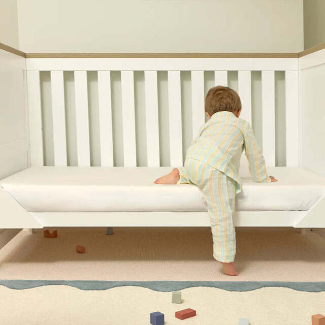 Kids 100% Bamboo Bedding - Fitted Sheet - Pure White - Cot - image 1
