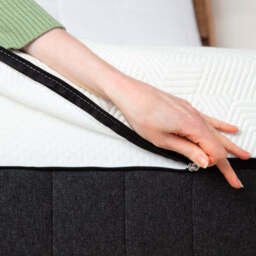 Panda Firm Memory Foam Bamboo Mattress - Double - 190 x 135 x 27cm - thumbnail 3