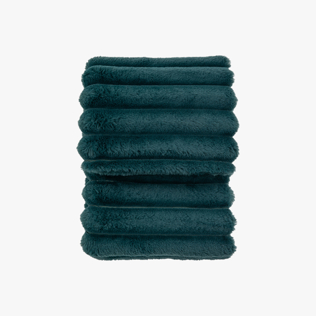 Wrap-up Fur Throw in Teal