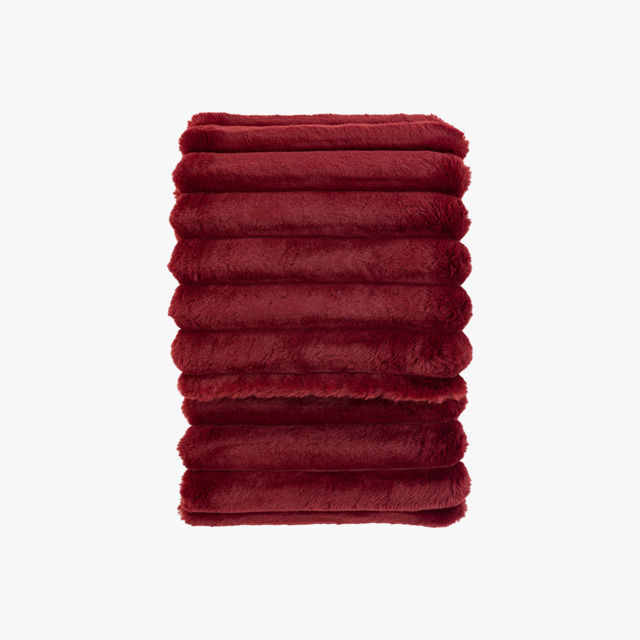 Wrap-up Fur Throw in Merlot