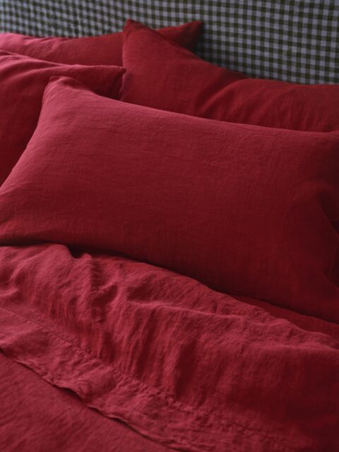 Rhubarb 100% Linen Pillowcase (Pair) - Standard - Piglet in Bed
