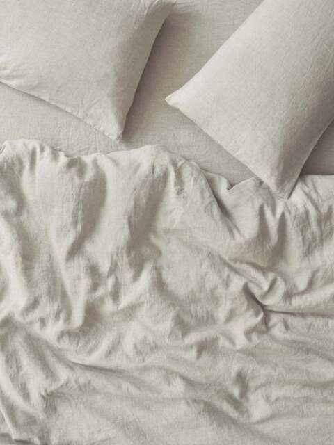 Oatmeal 100% Linen Duvet Cover - King - Piglet in Bed