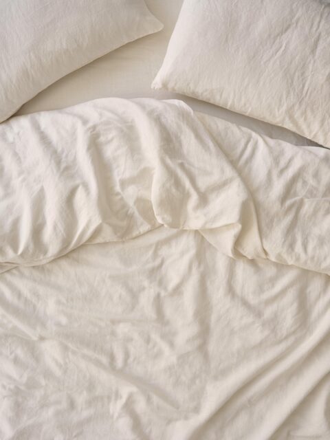 Pearl Linen Blend Duvet Cover - Single - Piglet in Bed