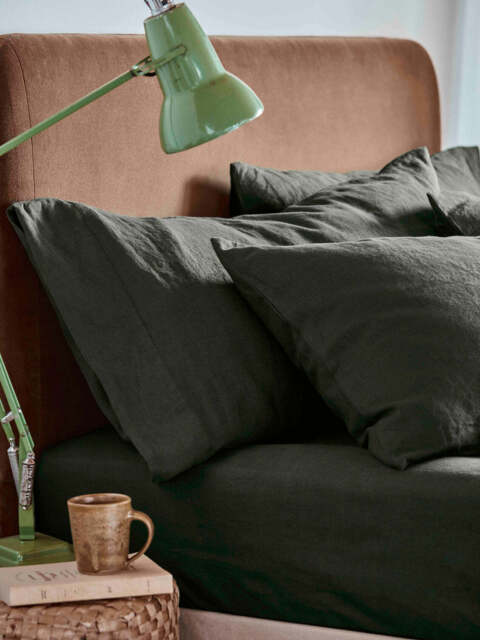 Fern Green 100% Linen Pillowcases (Pair) - Standard - Piglet in Bed