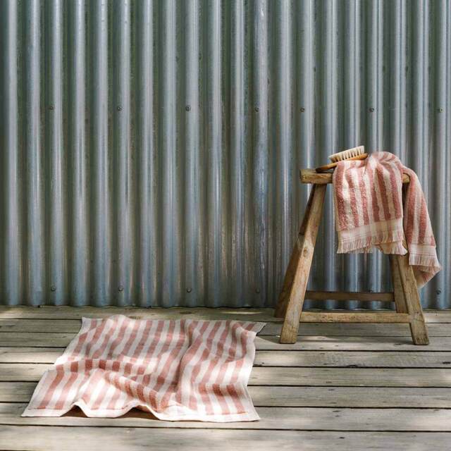 Sand Shell Pembroke Stripe Cotton Bath Mat - 50x70cm - Piglet in Bed