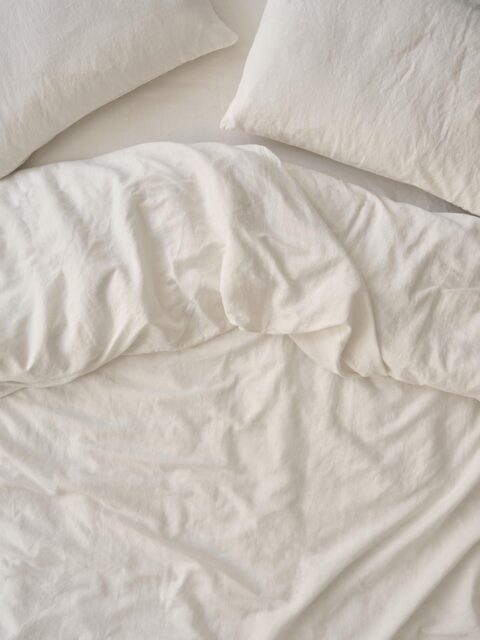 Pearl 100% Linen Duvet Cover - Single - Piglet in Bed
