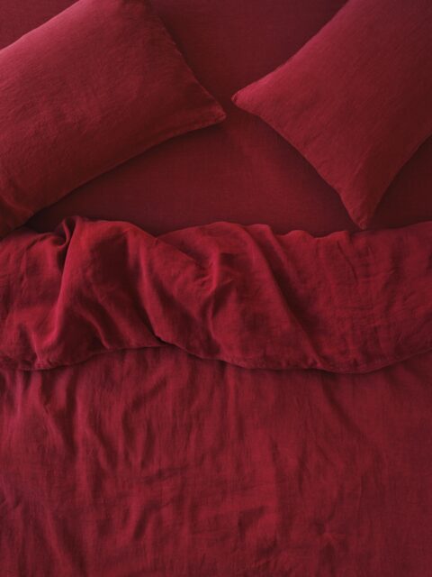 Rhubarb 100% Linen Duvet Cover - Super King - Piglet in Bed