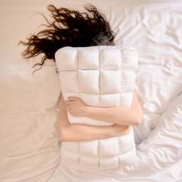 The Cloud Comfort Bamboo Pillow - thumbnail 5