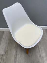 Jamie Tulip Chair - White - thumbnail 3