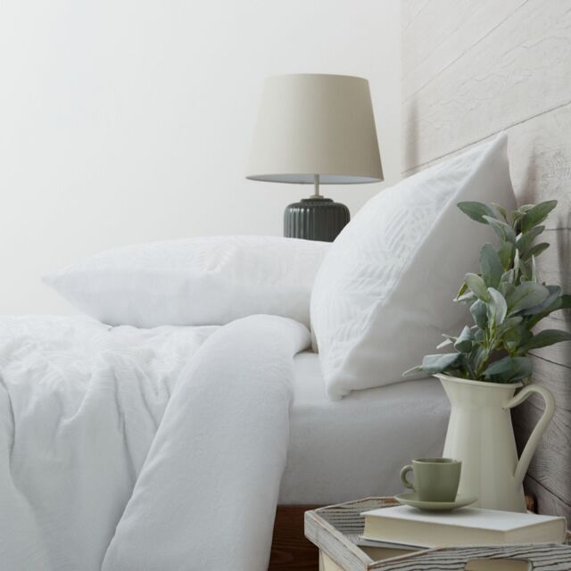 Cozee Home Leaf Tufted Velvetsoft 4 Piece Duvet Set
