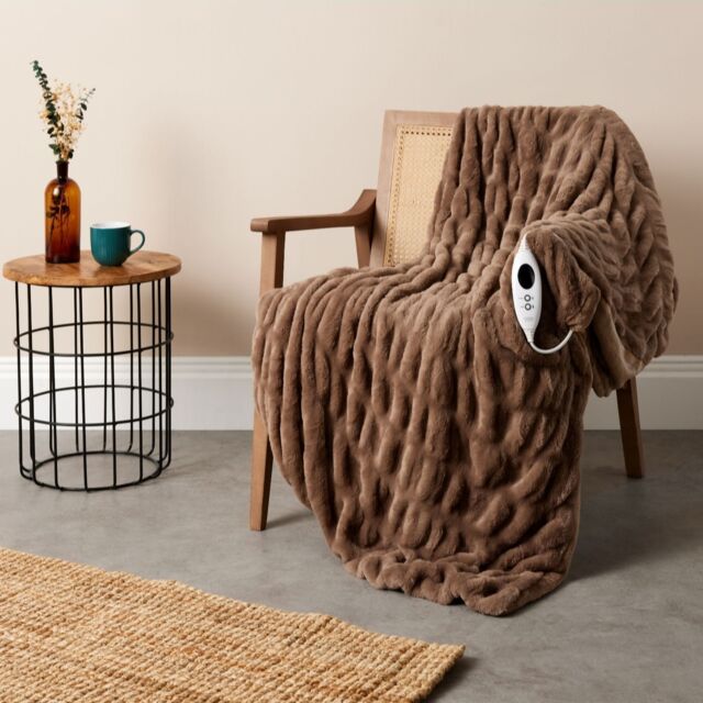 Cozee Home Luxury Ruched Faux Fur & Velvetsoft Heated Throw w/9 Hea...