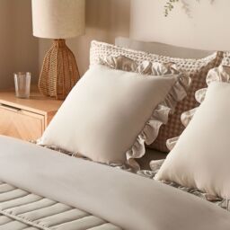 Silentnight Super Soft Ruffle Edge Cushion